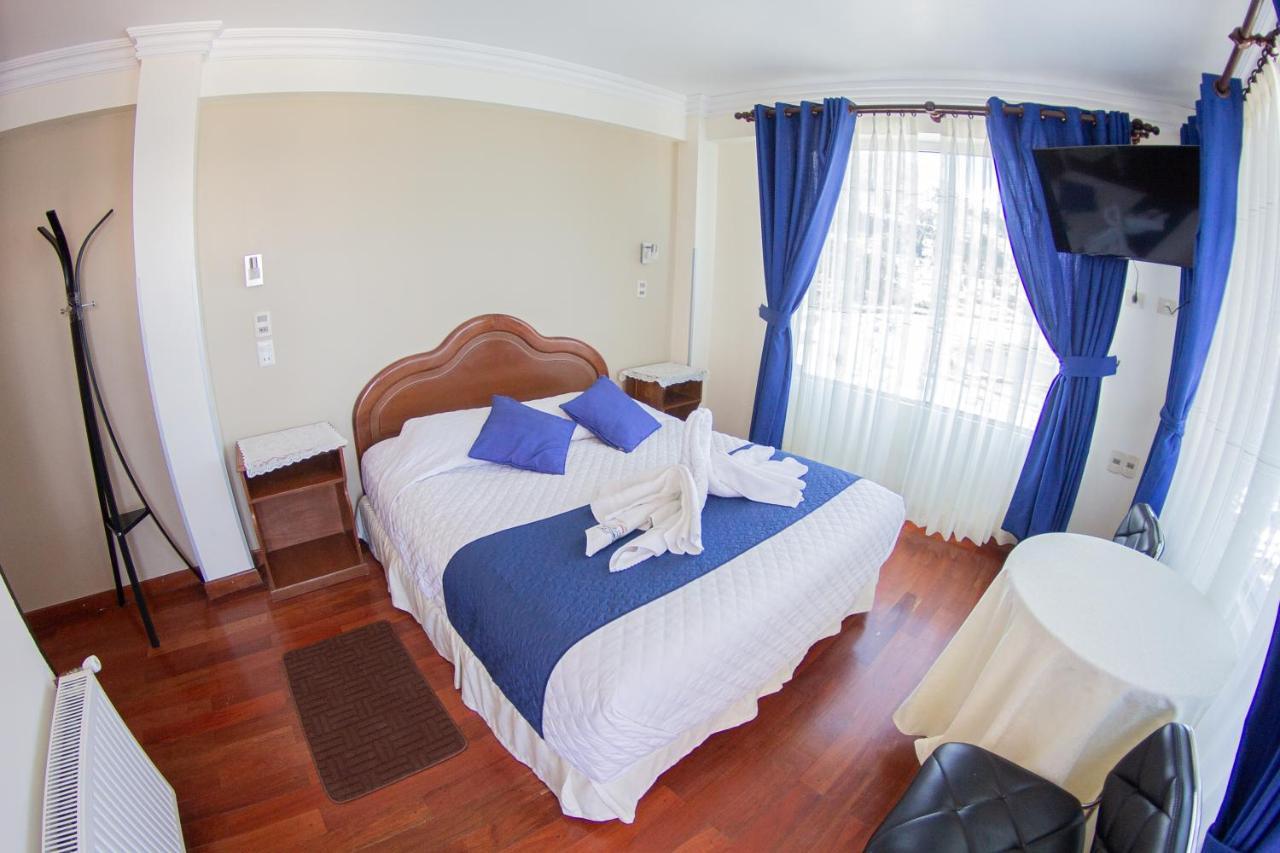 Hotel Lago Azul Copacabana  Rum bild